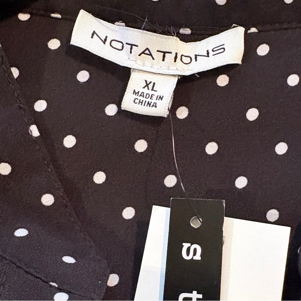Notations Sleeveless  button down with white polka dots  Size XL - Picture 7 of 7